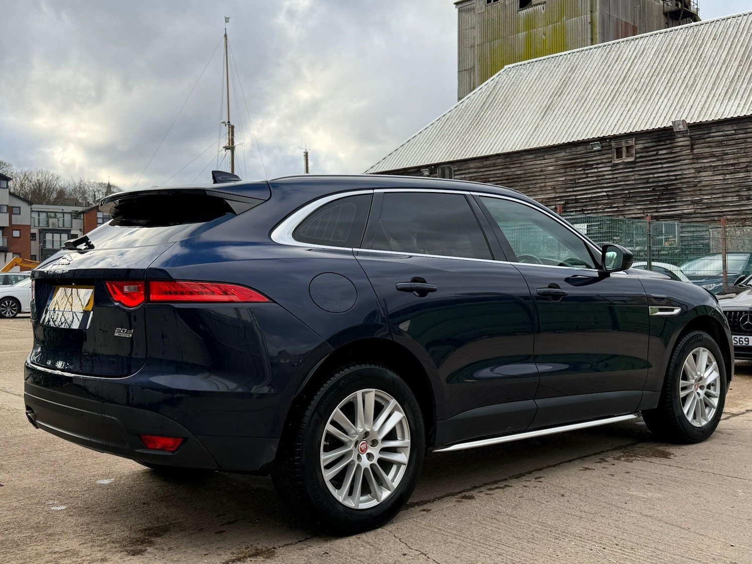 Used Jaguar F-Pace 2017 for sale - 77267394: Photo 5