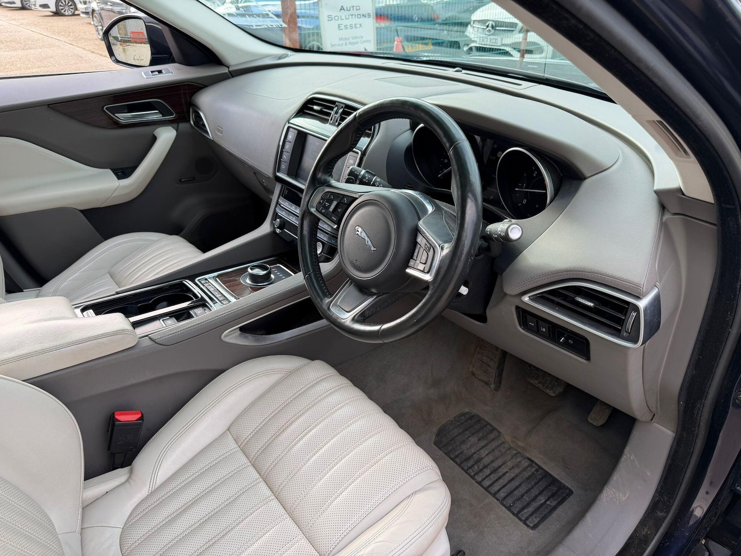 Used Jaguar F-Pace 2017 for sale - 77267394: Photo 9