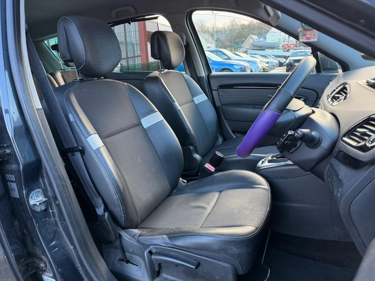 Used Renault Grand Scenic 2011 for sale - 77344815: Photo 11