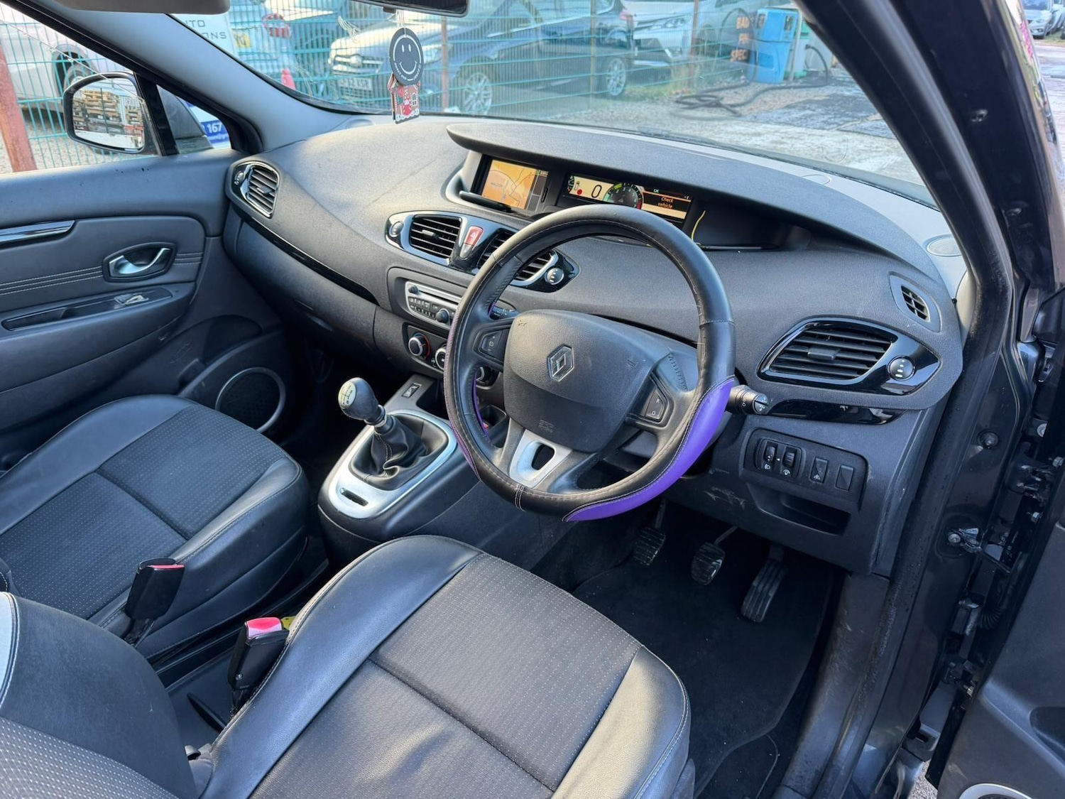 Used Renault Grand Scenic 2011 for sale - 77344815: Photo 12