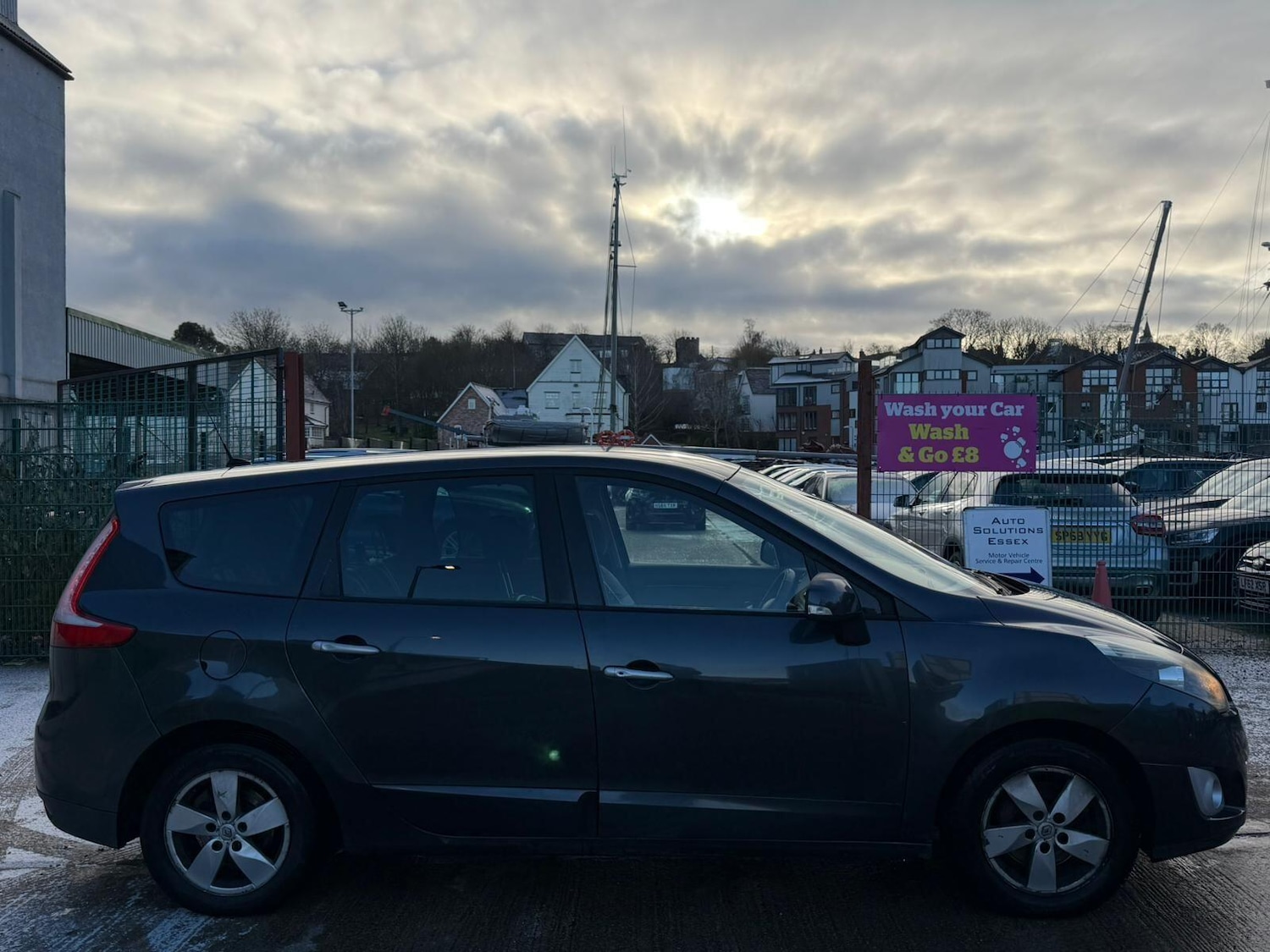 Used Renault Grand Scenic 2011 for sale - 77344815: Photo 2