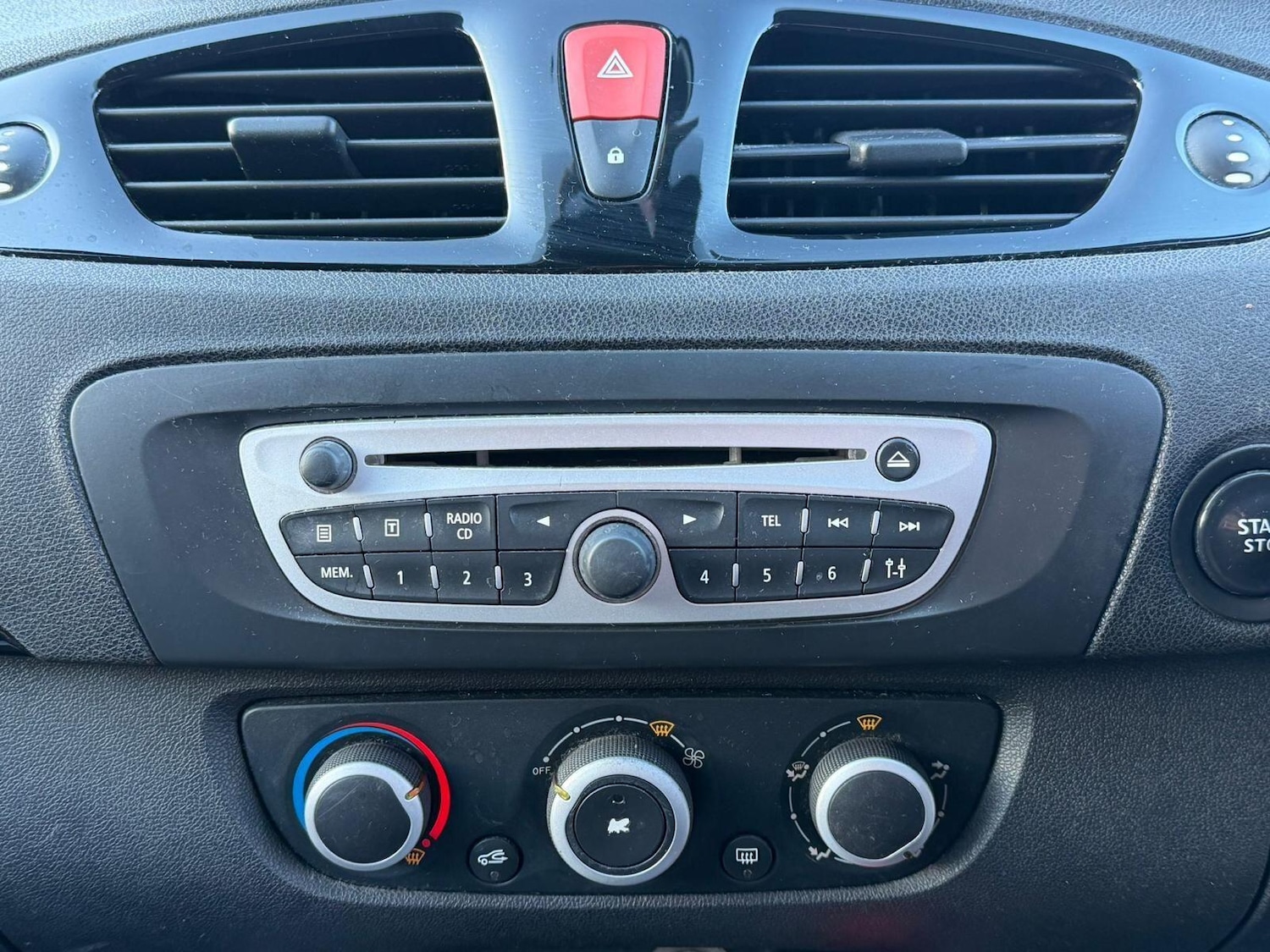 Used Renault Grand Scenic 2011 for sale - 77344815: Photo 27