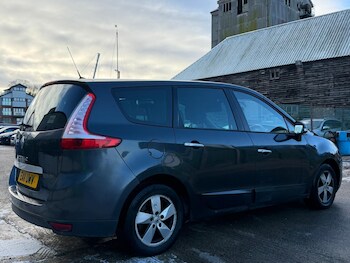 Used Renault Grand Scenic 2011 for sale - 77344815: Photo