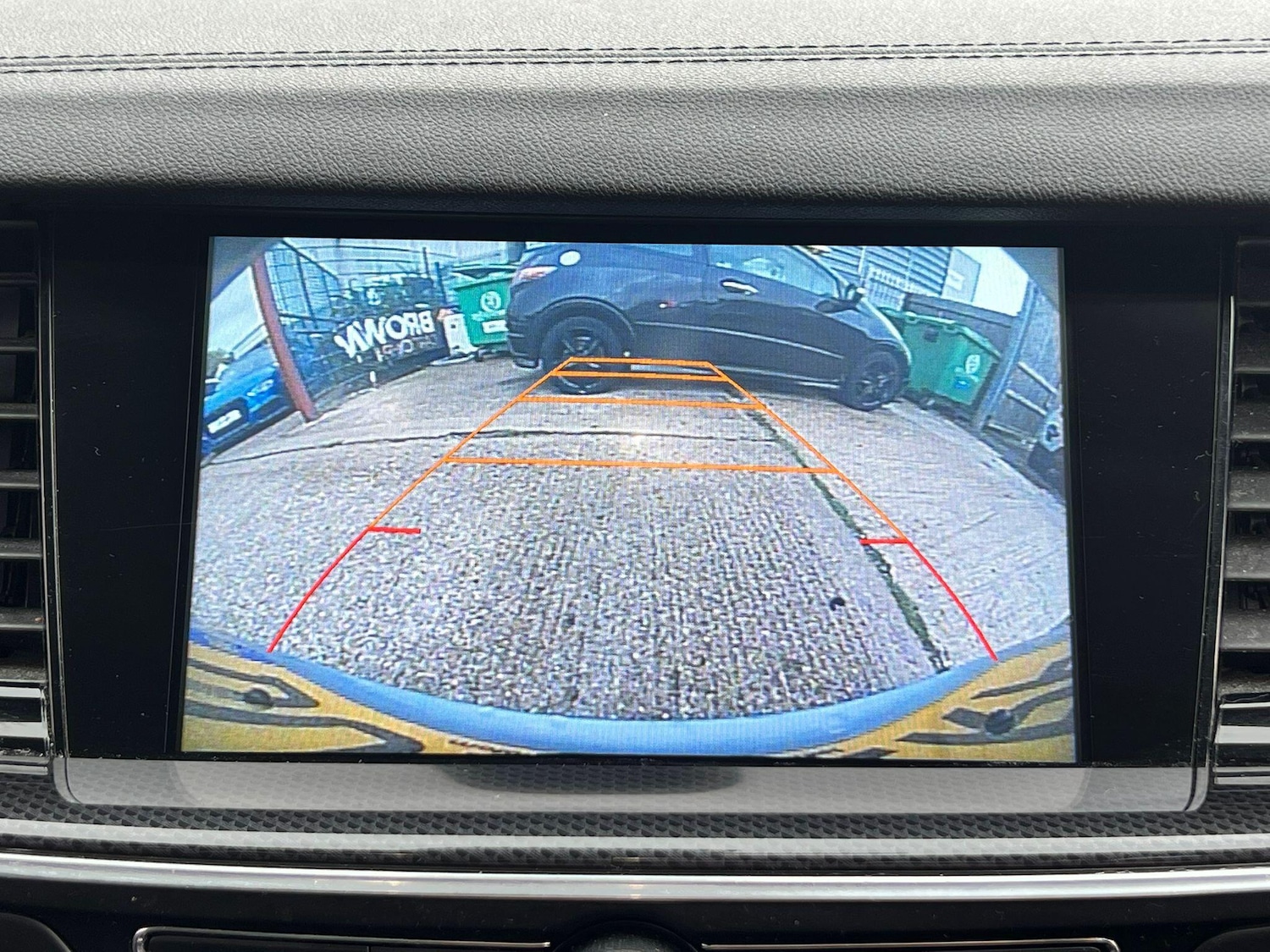 Used Vauxhall Insignia 2018 for sale - 76431831: Photo 2