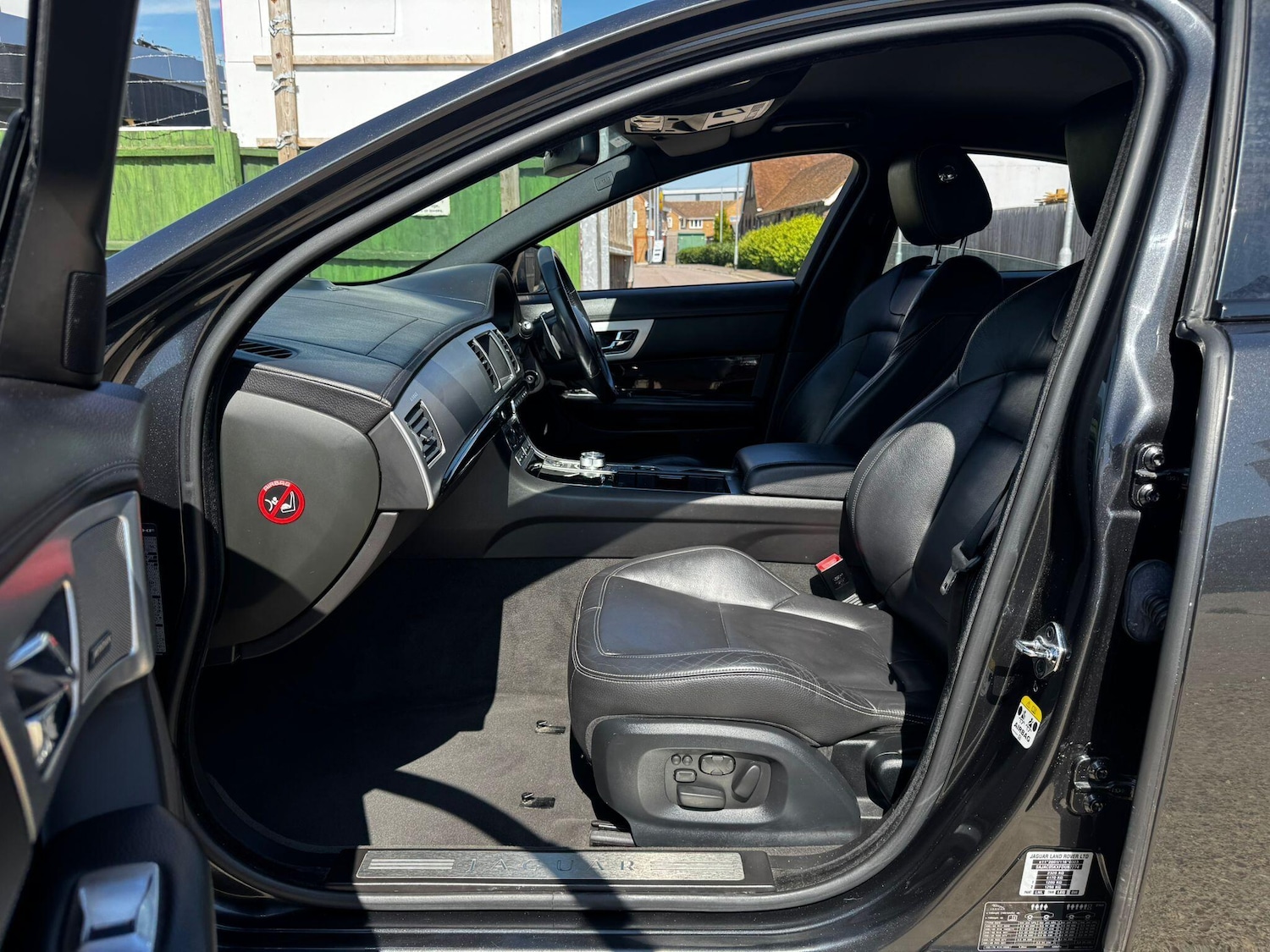 Used Jaguar XF 2015 for sale - 77254806: Photo 21