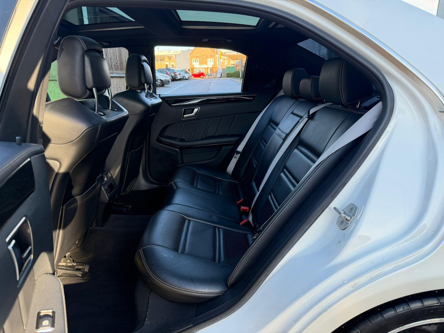 Used Mercedes-Benz E Class 2014 for sale - 76801919: Photo 19