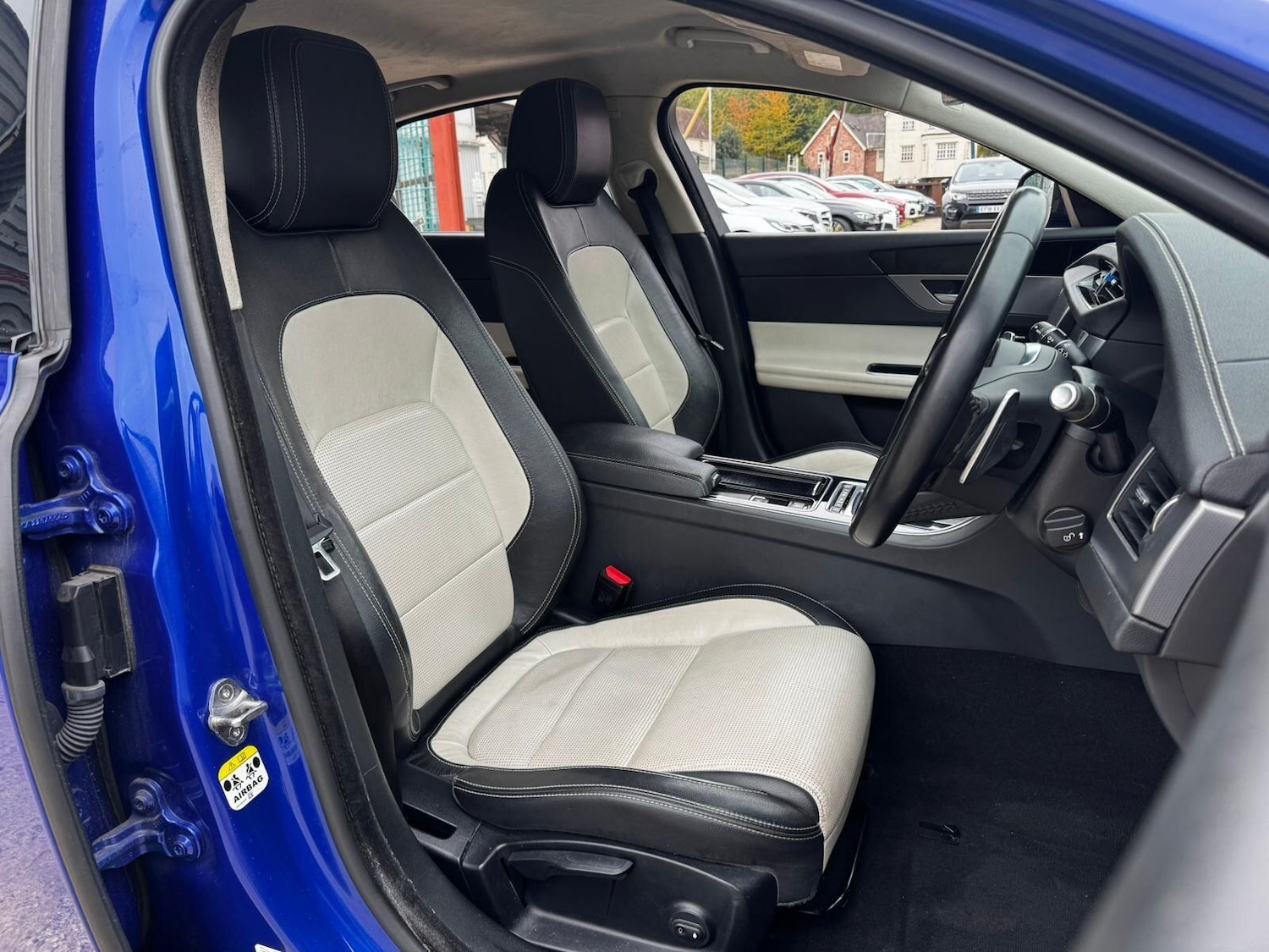 Used Jaguar XF 2018 for sale - 76226552: Photo 15