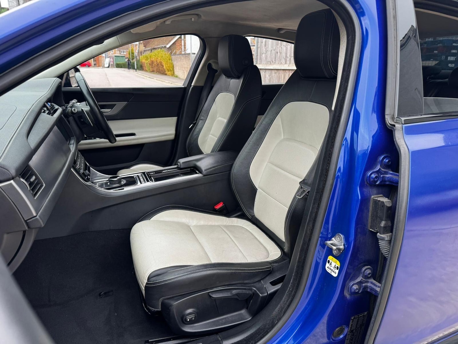 Used Jaguar XF 2018 for sale - 76226552: Photo 22