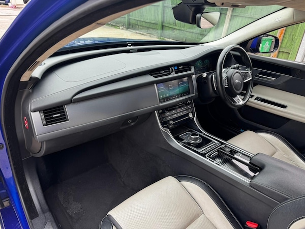 Used Jaguar XF 2018 for sale - 76226552: Photo 23