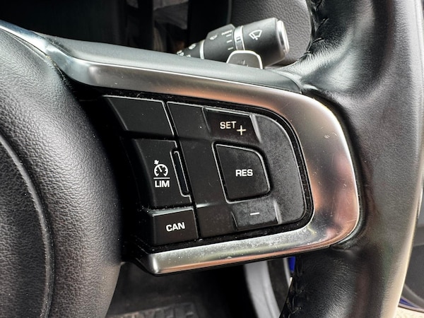 Used Jaguar XF 2018 for sale - 76226552: Photo 29