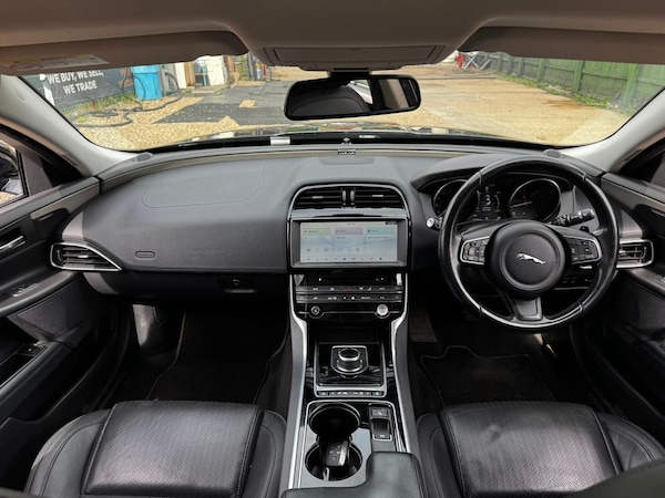 Used Jaguar XE 2018 for sale - 76200513: Photo 24