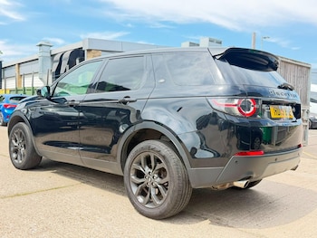 Used Land Rover Discovery Sport 2019 for sale - 79202650: Photo