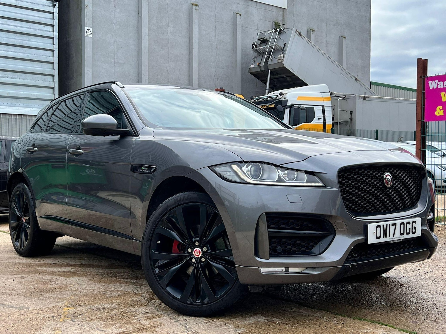Used Jaguar F-Pace 2017 for sale - 76361514: Photo 1