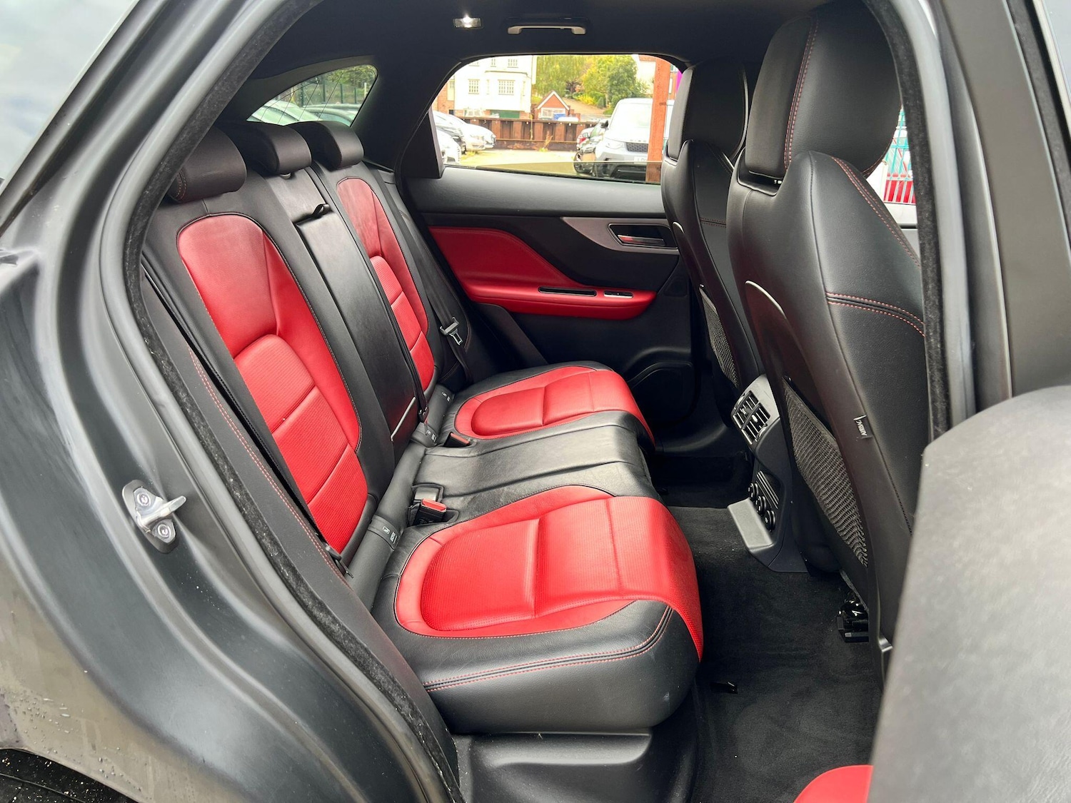 Used Jaguar F-Pace 2017 for sale - 76361514: Photo 9