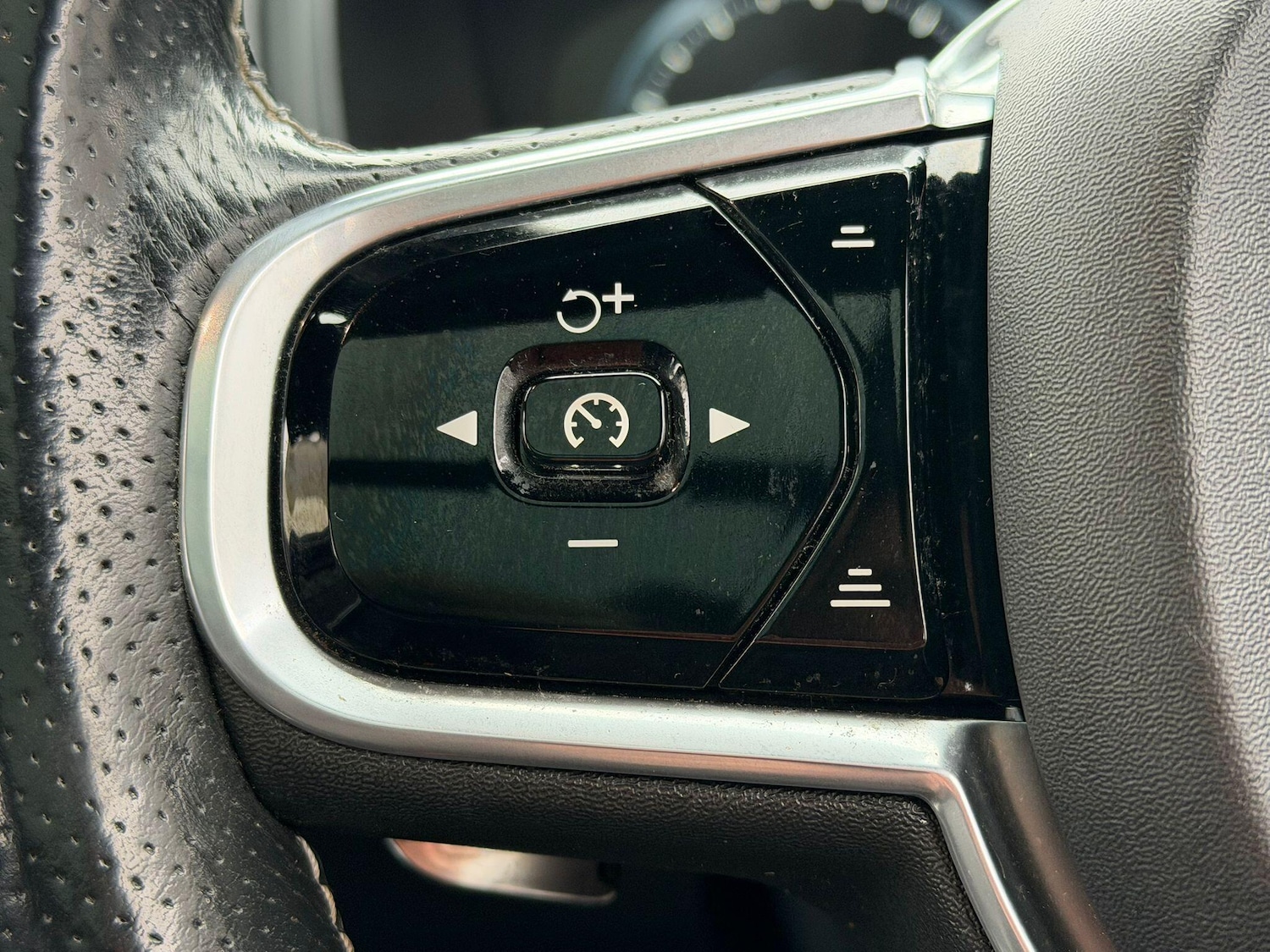 Used Volvo XC90 2016 for sale - 77143098: Photo 32