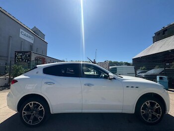Used Maserati Levante 2017 for sale - 78376138: Photo