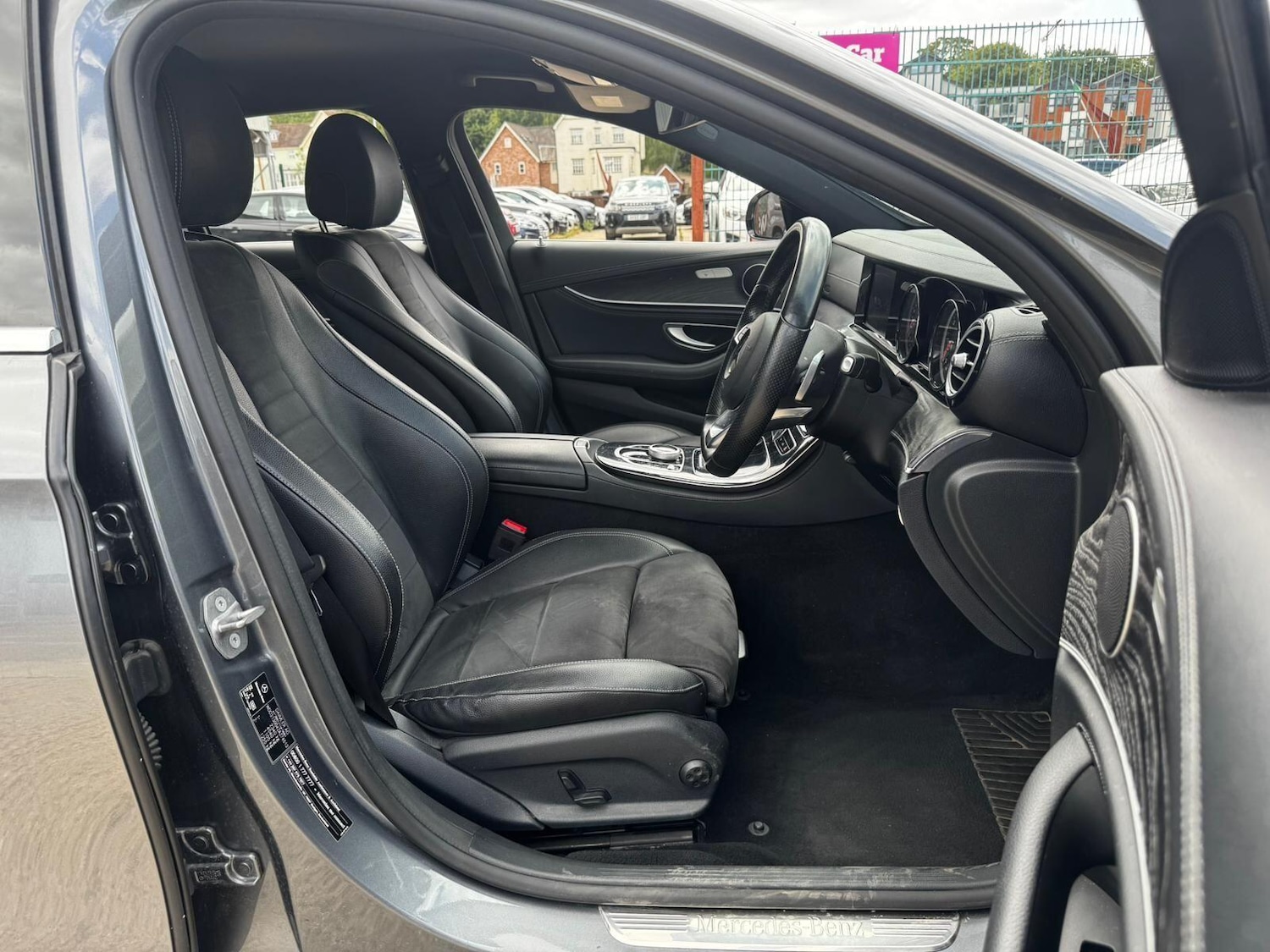 Used Mercedes-Benz E Class 2017 for sale - 76988844: Photo 14