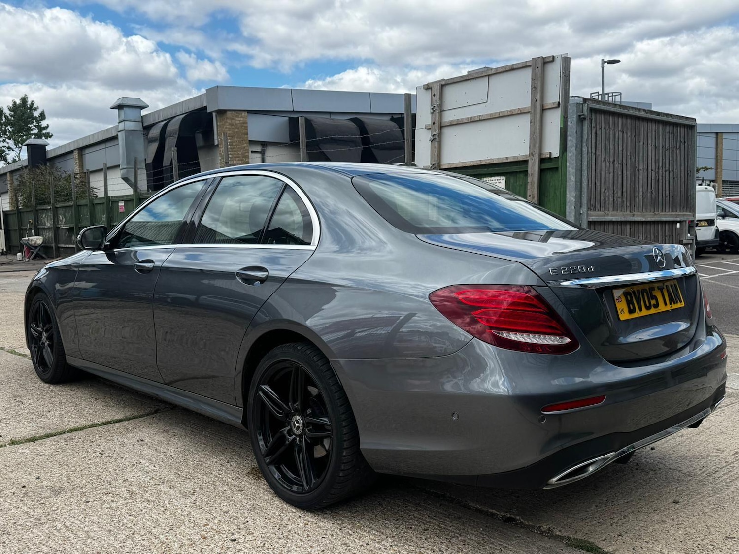 Used Mercedes-Benz E Class 2017 for sale - 76988844: Photo 8