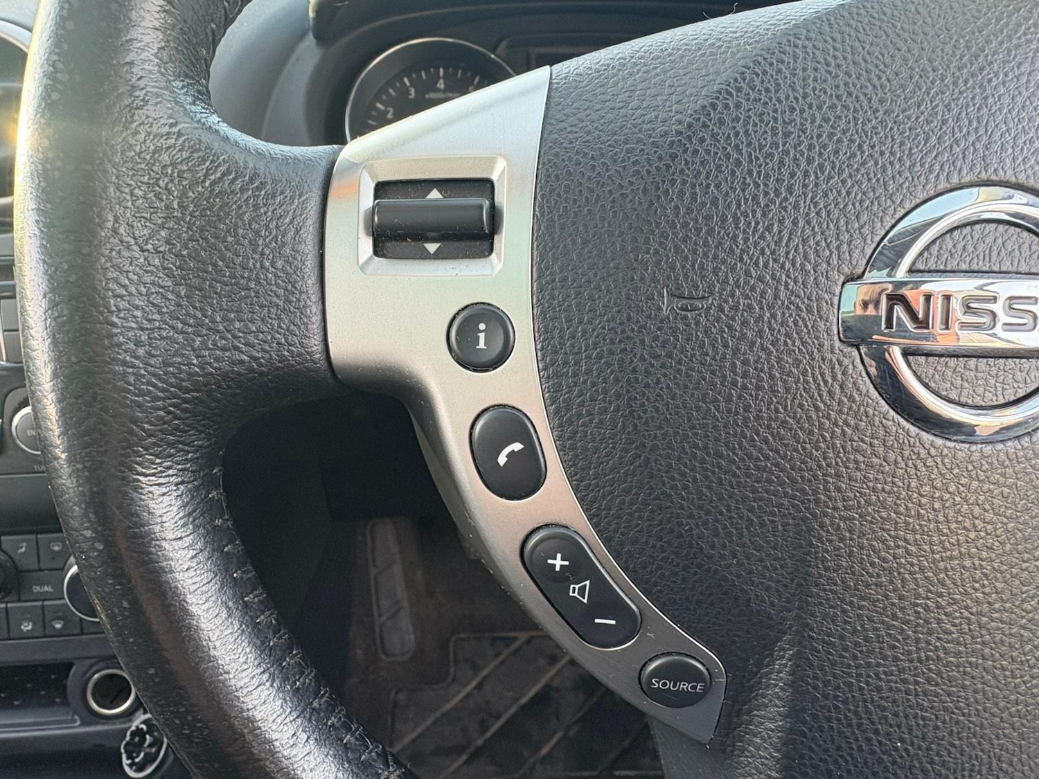 Used Nissan Qashqai+2 for sale - 77359159: Photo 24