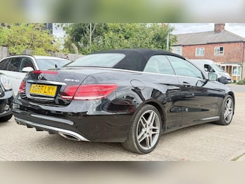 Used Mercedes-Benz E Class 2015 for sale - 79821071: Photo