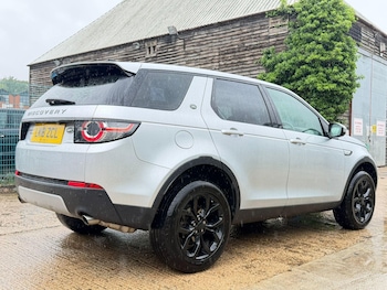 Used Land Rover Discovery Sport 2018 for sale - 78878241: Photo