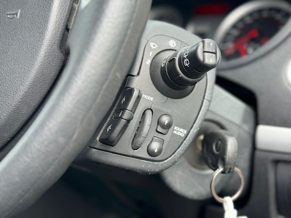 Used Renault Clio 2009 for sale - 74898973: Photo 10