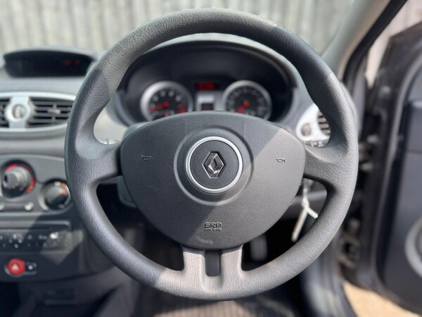 Used Renault Clio 2009 for sale - 74898973: Photo 11