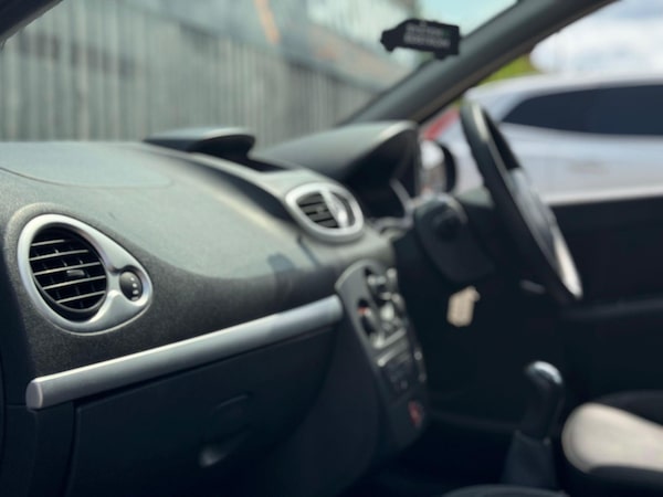 Used Renault Clio 2009 for sale - 74898973: Photo 23