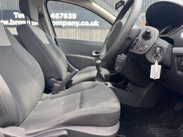 Used Renault Clio 2009 for sale - 74898973: Photo 9