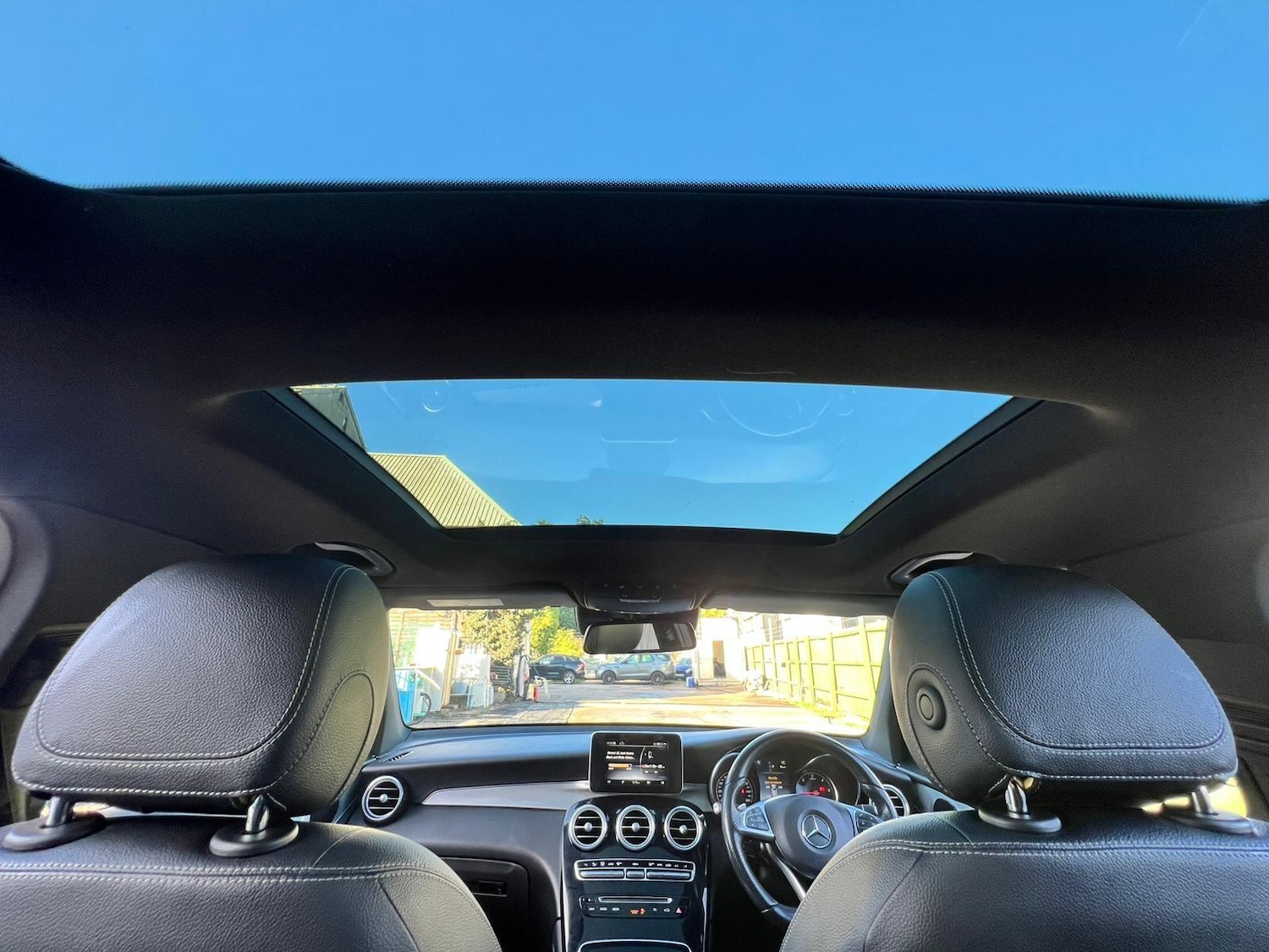 Used Mercedes-Benz GLC 2016 for sale - 76996204: Photo 2