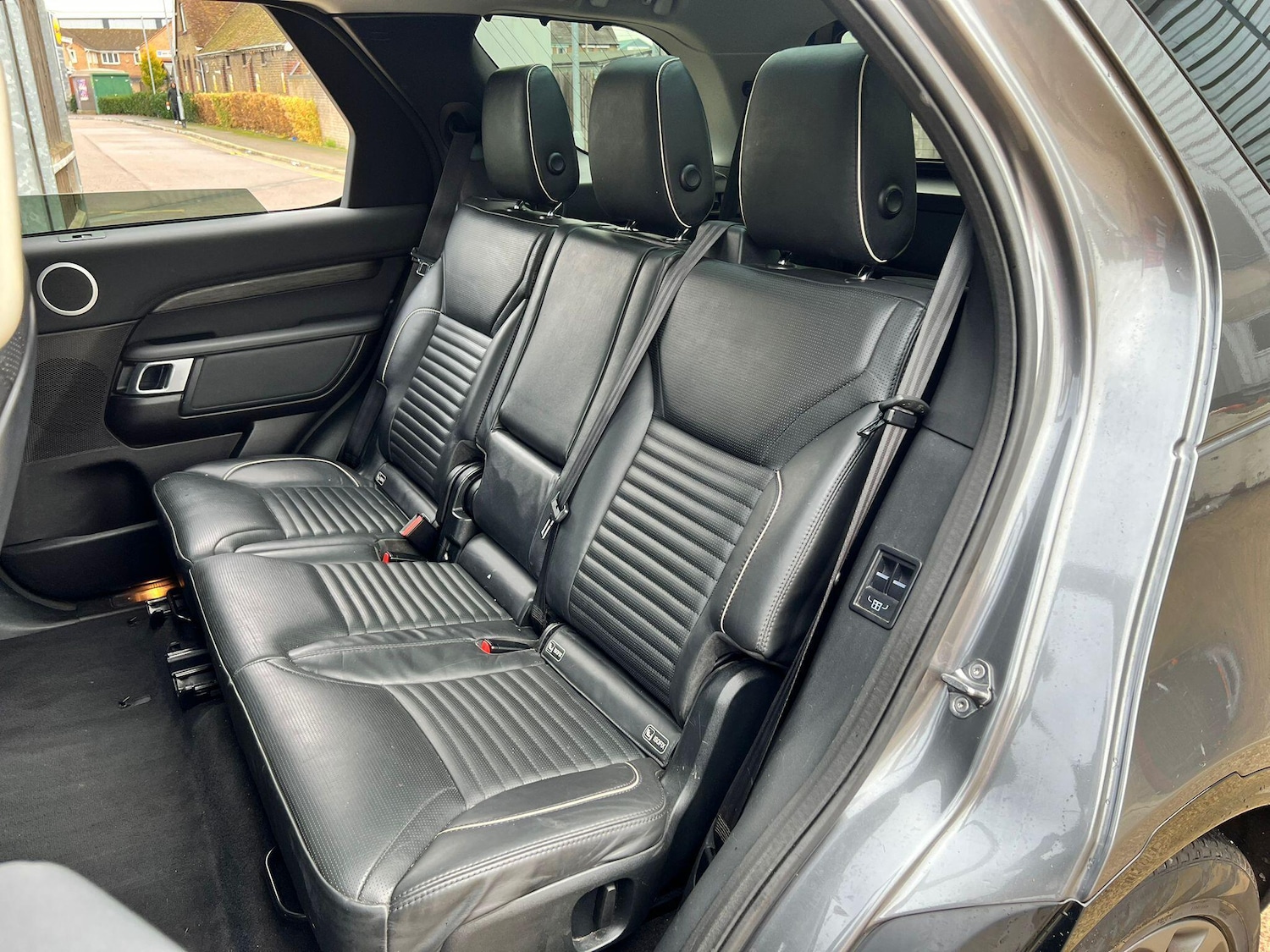Used Land Rover Discovery 2018 for sale - 76361425: Photo 21