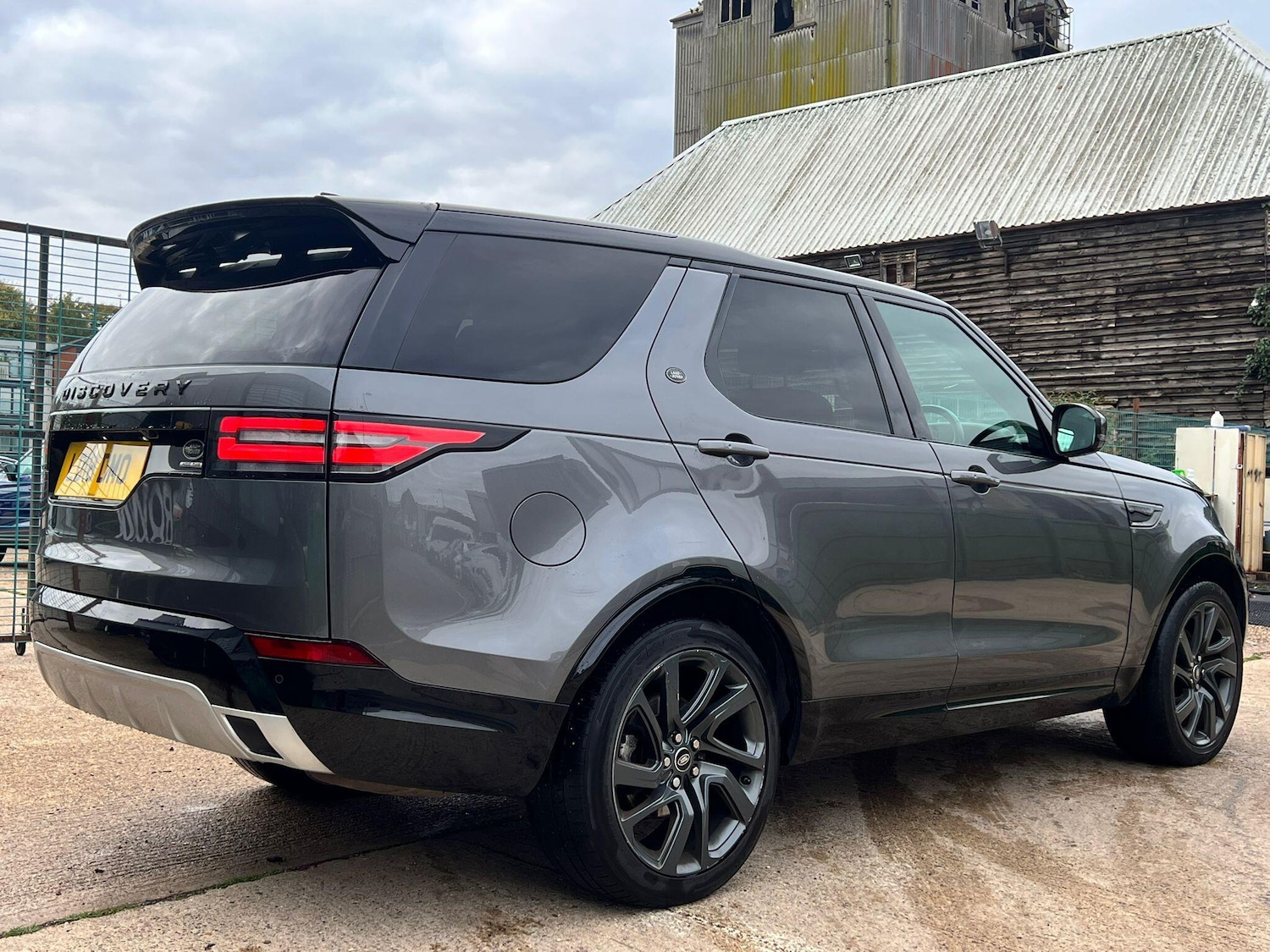 Used Land Rover Discovery 2018 for sale - 76361425: Photo 5
