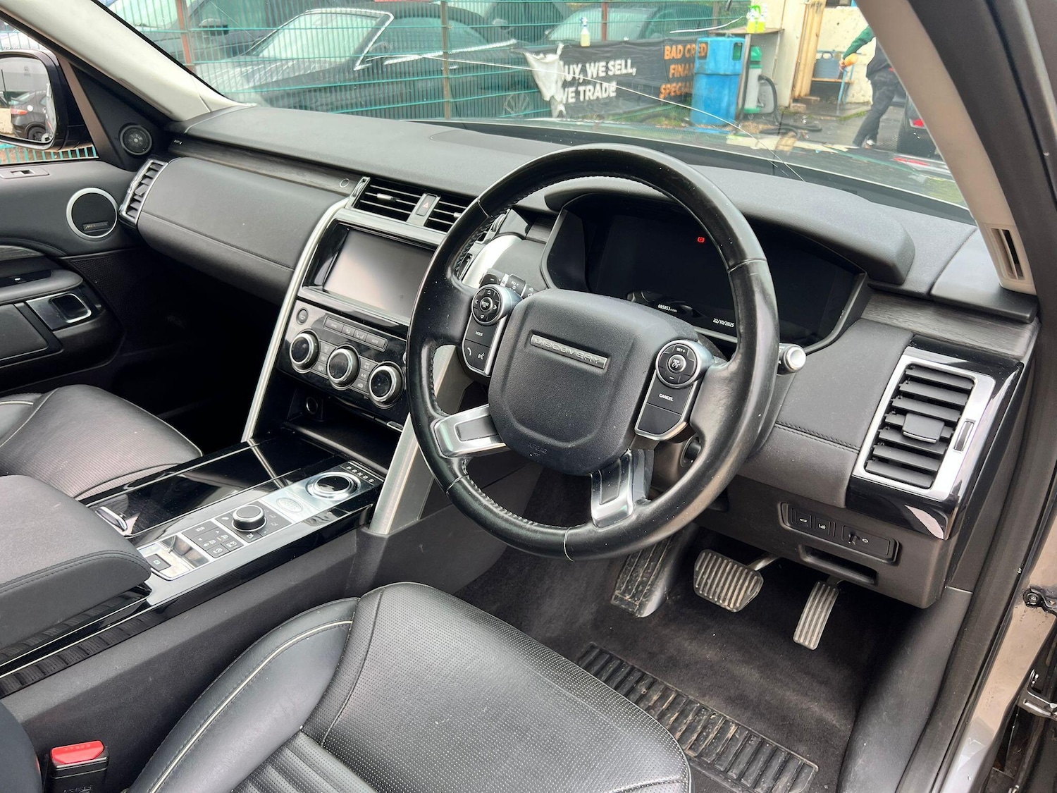 Used Land Rover Discovery 2018 for sale - 76361425: Photo 9