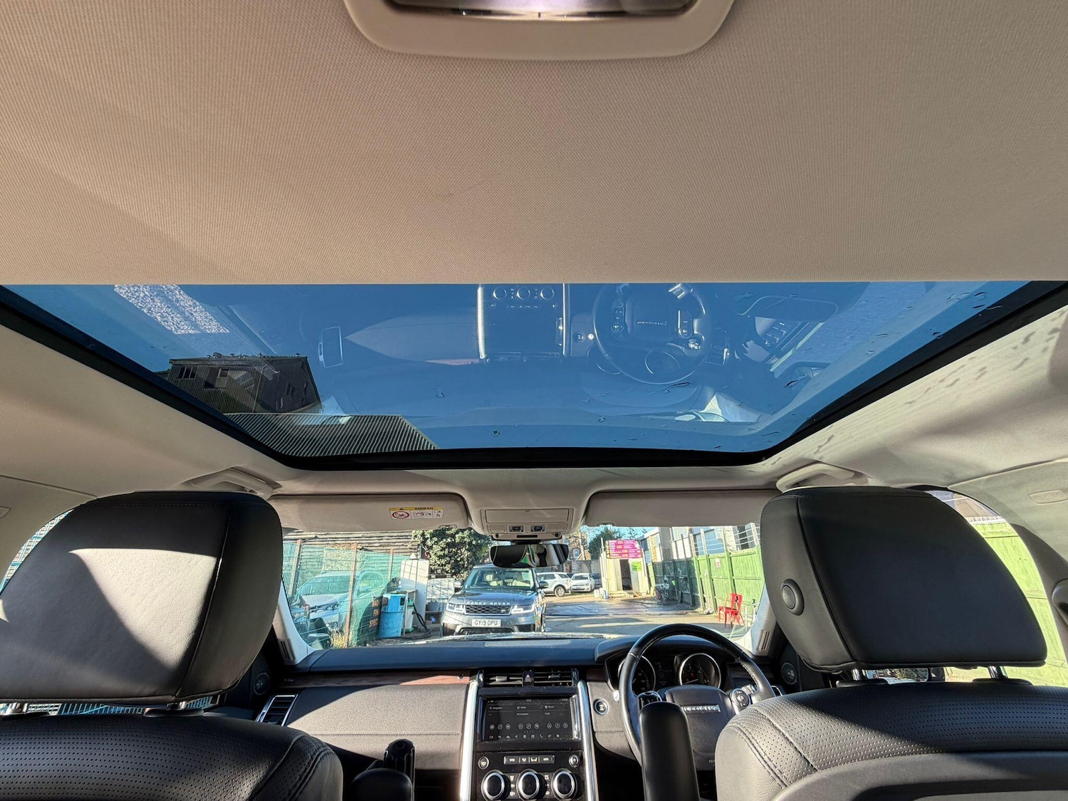 Used Land Rover Discovery 2017 for sale - 77091063: Photo 2