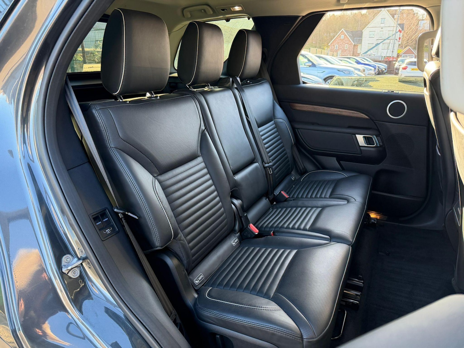 Used Land Rover Discovery 2017 for sale - 77091063: Photo 22