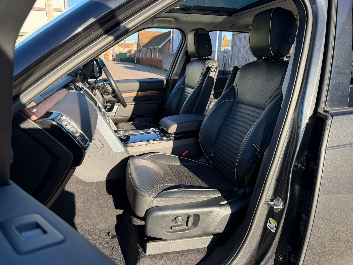 Used Land Rover Discovery 2017 for sale - 77091063: Photo 28