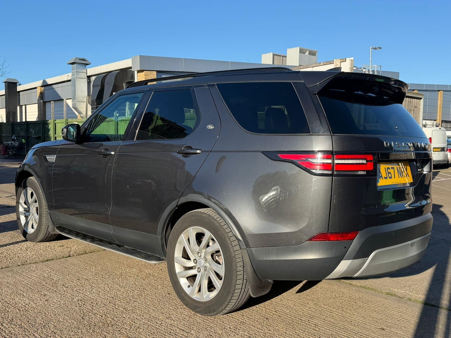 Used Land Rover Discovery 2017 for sale - 77091063: Photo 6