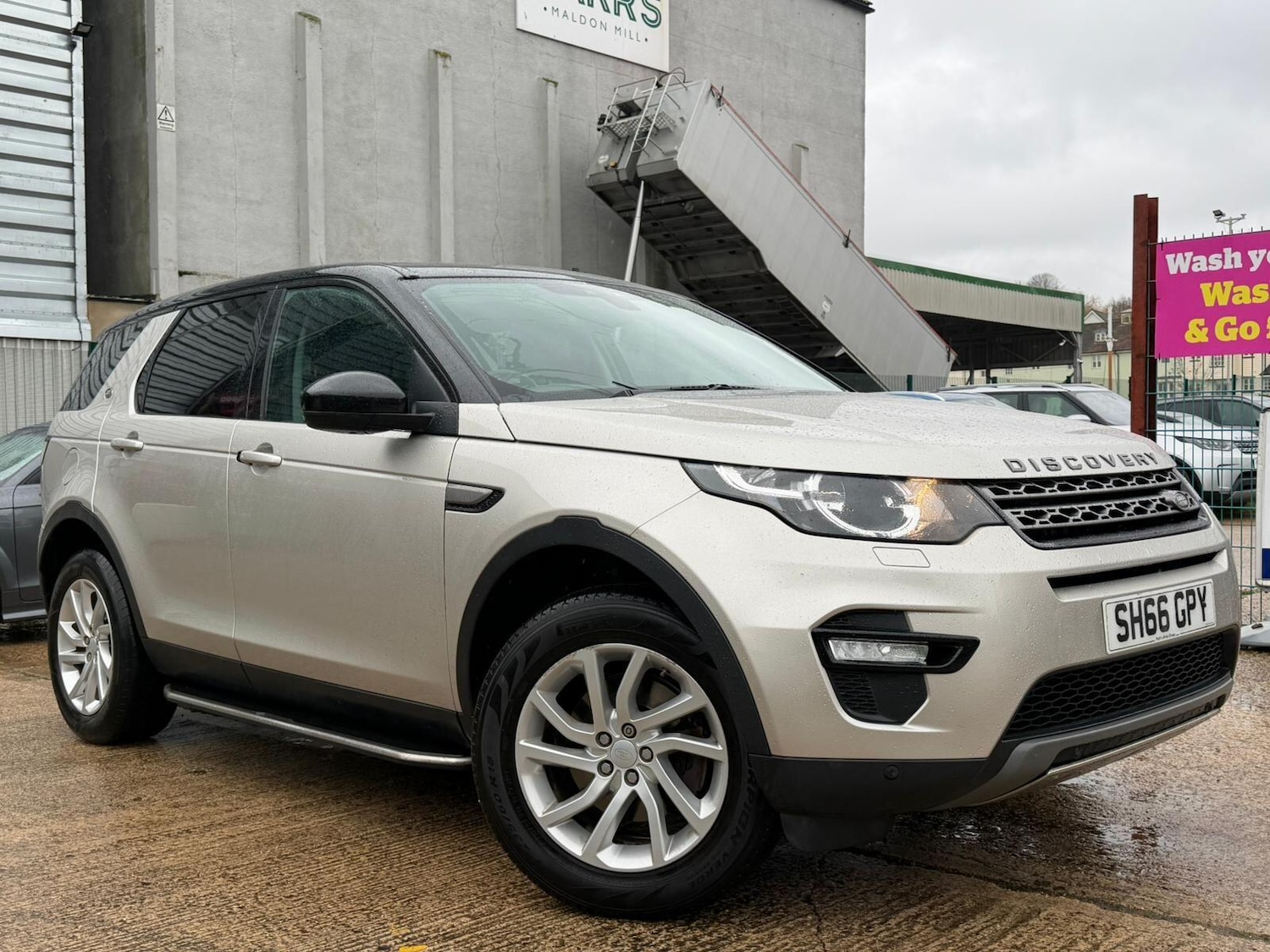 Used Land Rover Discovery Sport 2016 for sale - 77156705: Photo 1