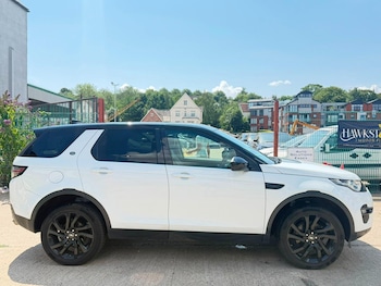 Used Land Rover Discovery Sport 2018 for sale - 79236224: Photo