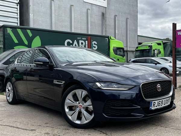 Used Jaguar XE 2019 for sale - 75720053: Photo 1