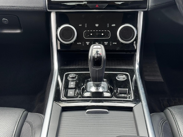 Used Jaguar XE 2019 for sale - 75720053: Photo 27