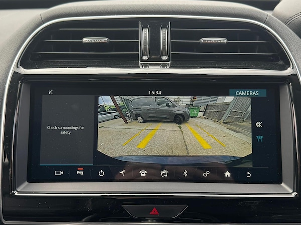 Used Jaguar XE 2019 for sale - 75720053: Photo 2