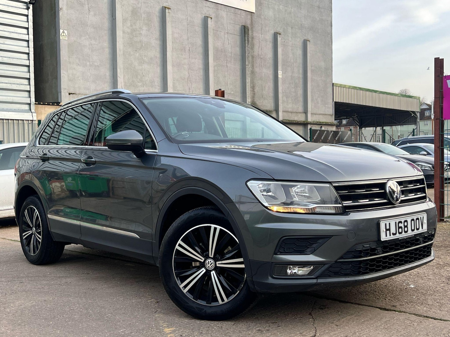 Used Volkswagen Tiguan 2018 for sale - 77119668: Photo 1
