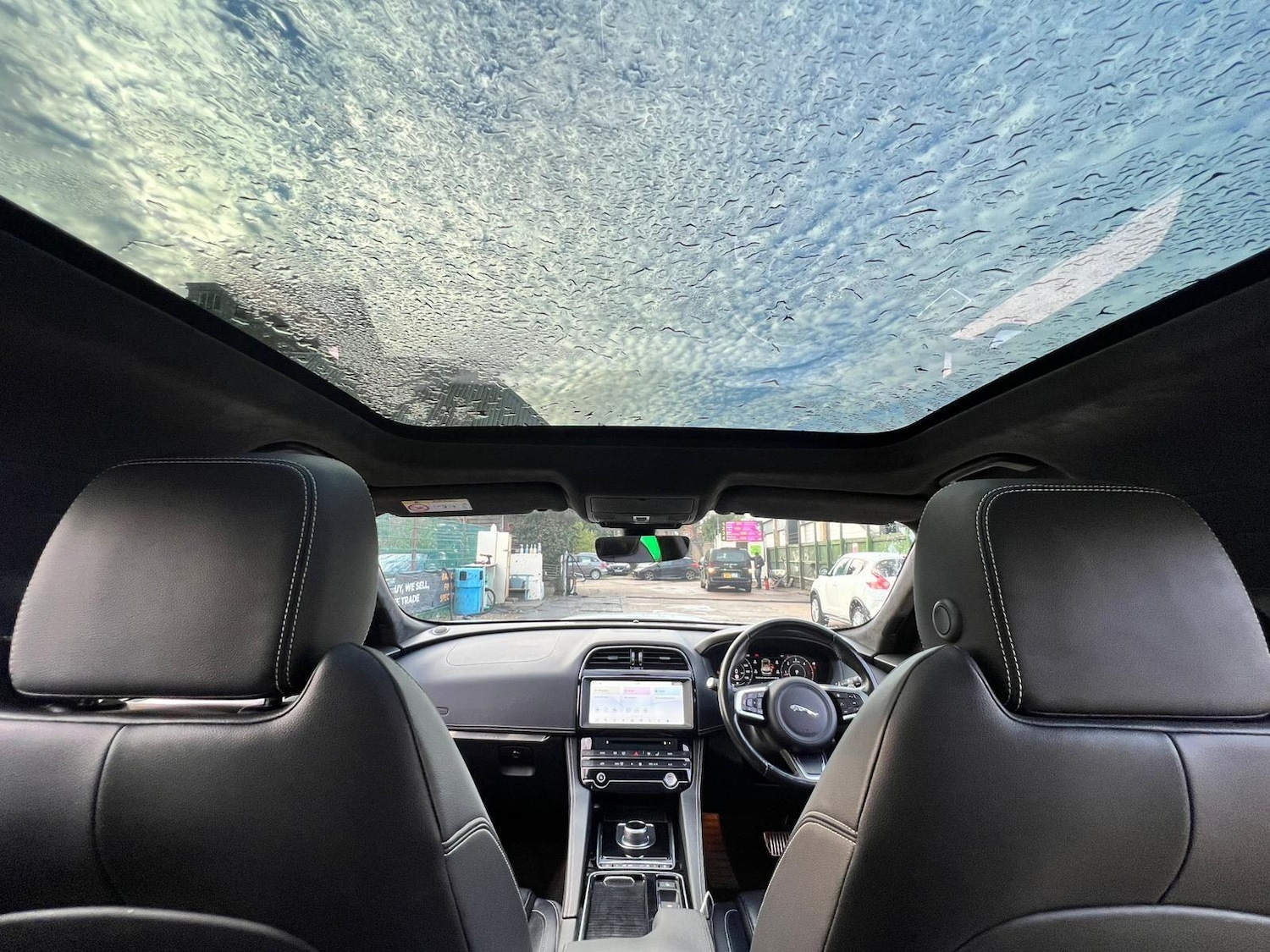 Used Jaguar F-Pace 2019 for sale - 76398263: Photo 2