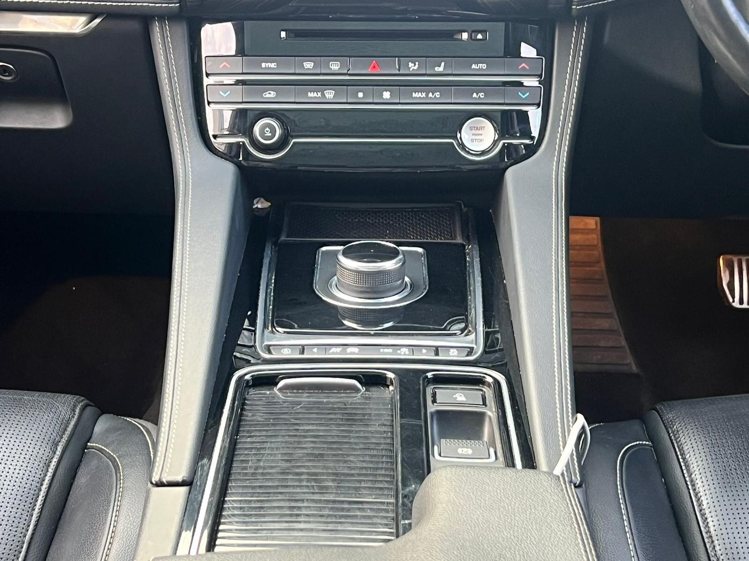 Used Jaguar F-Pace 2019 for sale - 76398263: Photo 27