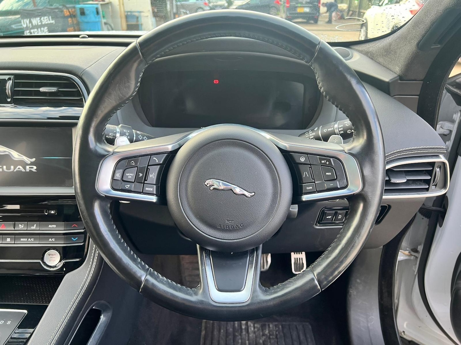 Used Jaguar F-Pace 2019 for sale - 76398263: Photo 28