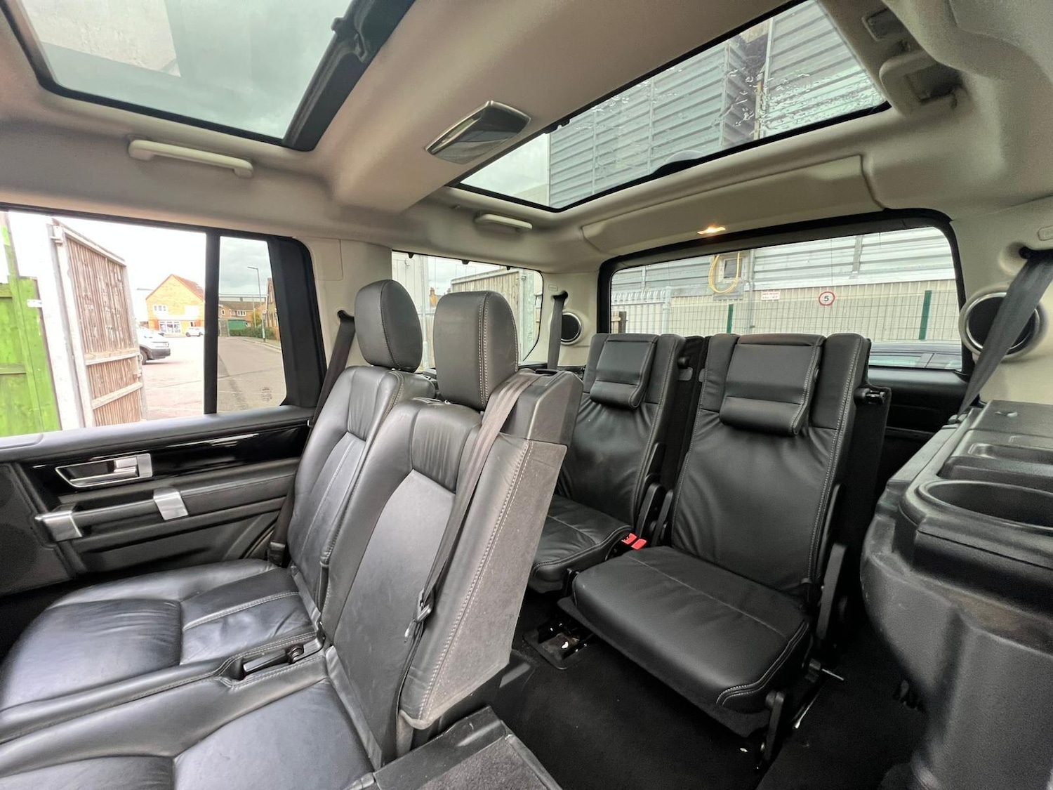 Used Land Rover Discovery 4 2016 for sale - 76398372: Photo 26