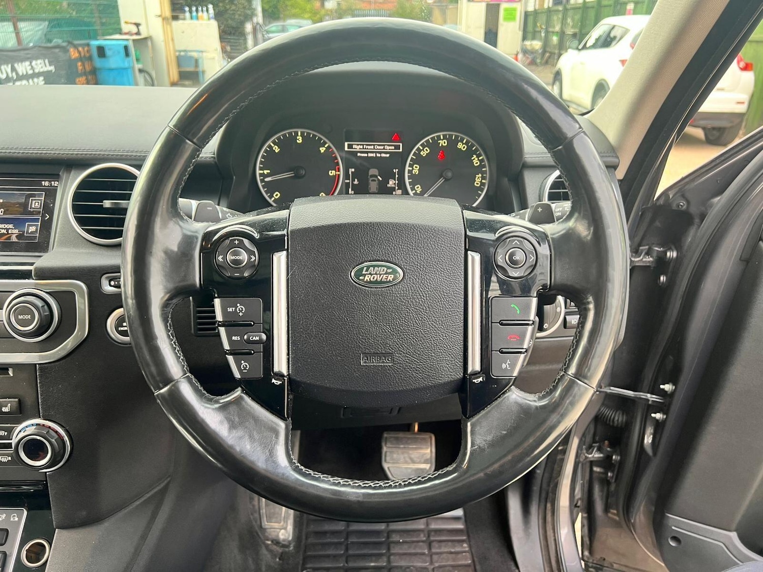 Used Land Rover Discovery 4 2016 for sale - 76398372: Photo 29