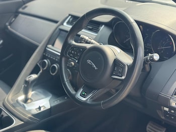 Used Jaguar E-Pace 2019 for sale - 75964960: Photo