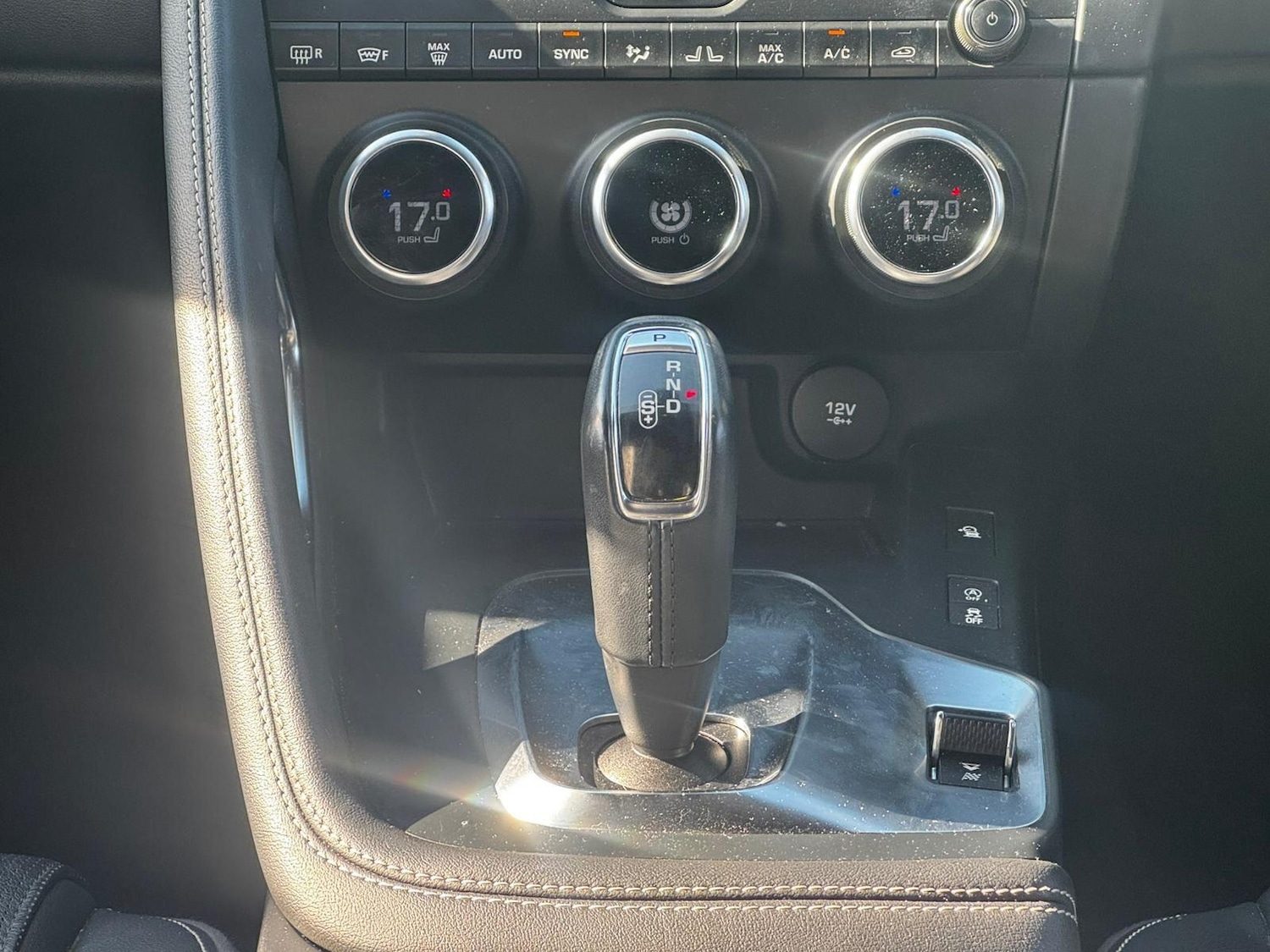 Used Jaguar E-Pace 2018 for sale - 76072258: Photo 28